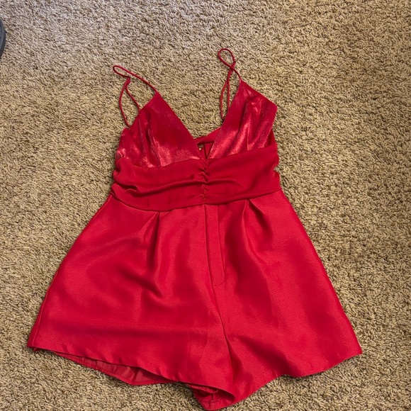 Women’s Free People Red Velvet Satin Romper Size 8 MSRP $128 - Picture 1 of 8